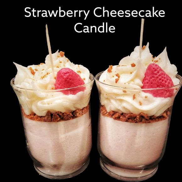 Strawberry Cheesecake Soyblend Dessert Candle 12 oz - Picture 1 of 3